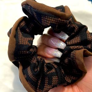 Brand new scrunchie! Gorgeous print 😊